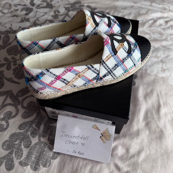 CHANEL Black Espadrilles Classic Elegance - Picture 7 of 11